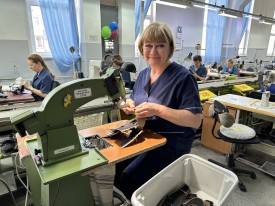 Красноярская фабрика обуви оптимизировала производство ботинок благодаря участию в нацпроекте «Производительность труда»